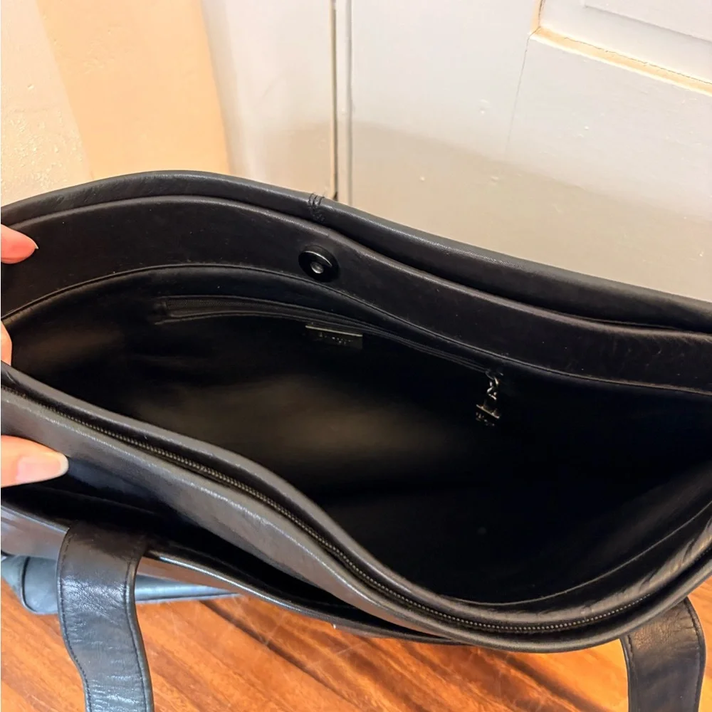 Perlina Black Leather Tote Bag